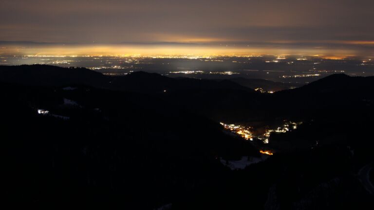 Dieses Bild zeigt eine Webcam-Aufnahme vom Achertal, aufgenommen am Sonntag, den 23.11.2025 um 06:30 Uhr. Die Temperatur betrug -3.6°C.