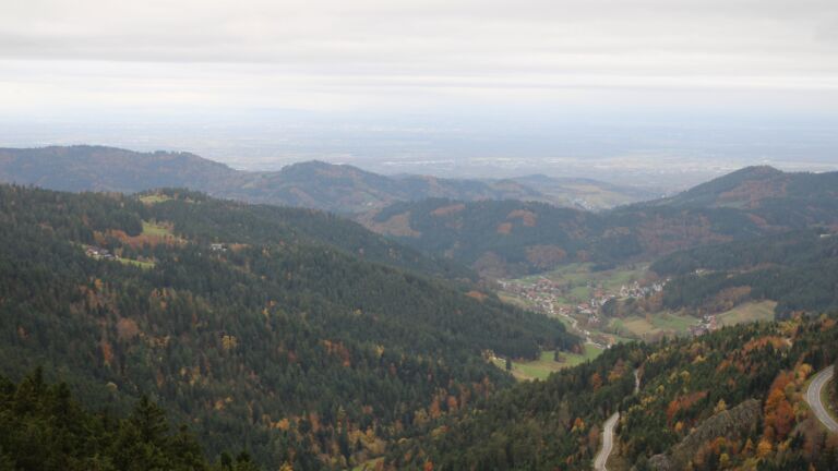 Dieses Bild zeigt eine Webcam-Aufnahme vom Achertal, aufgenommen am Dienstag, den 28.10.2025 um 09:10 Uhr. Die Temperatur betrug 4.1°C.