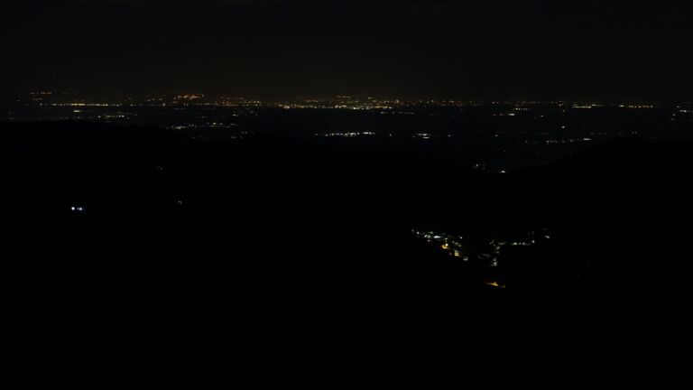 Dieses Bild zeigt eine Webcam-Aufnahme vom Achertal, aufgenommen am Samstag, den 21.03.2026 um 05:20 Uhr. Die Temperatur betrug 4.5°C.