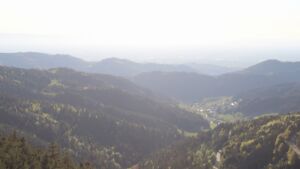 Dieses Bild zeigt eine Webcam-Aufnahme vom Achertal, aufgenommen am Donnerstag, den 23.04.2026 um 19:00 Uhr. Die Temperatur betrug 12.8°C.