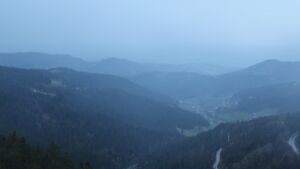 Dieses Bild zeigt eine Webcam-Aufnahme vom Achertal, aufgenommen am Samstag, den 11.04.2026 um 20:00 Uhr. Die Temperatur betrug 10°C.