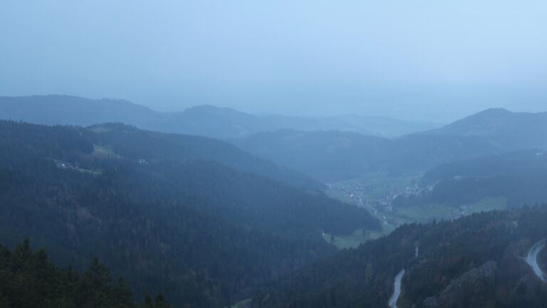 Dieses Bild zeigt eine Webcam-Aufnahme vom Achertal, aufgenommen am Samstag, den 11.04.2026 um 20:00 Uhr. Die Temperatur betrug 10°C.