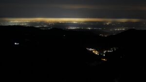 Dieses Bild zeigt eine Webcam-Aufnahme vom Achertal, aufgenommen am Sonntag, den 23.11.2025 um 02:30 Uhr. Die Temperatur betrug -4°C.