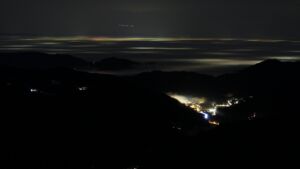 Dieses Bild zeigt eine Webcam-Aufnahme vom Achertal, aufgenommen am Dienstag, den 20.01.2026 um 19:30 Uhr. Die Temperatur betrug 5.8°C.