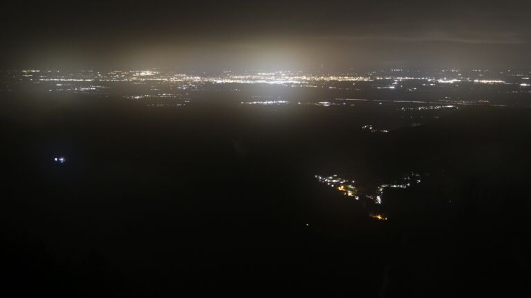 Dieses Bild zeigt eine Webcam-Aufnahme vom Achertal, aufgenommen am Donnerstag, den 12.02.2026 um 04:30 Uhr. Die Temperatur betrug 3.4°C.