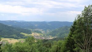Dieses Bild zeigt eine Webcam-Aufnahme vom Achertal, aufgenommen am Sonntag, den 31.05.2026 um 13:40 Uhr. Die Temperatur betrug 23.8°C.
