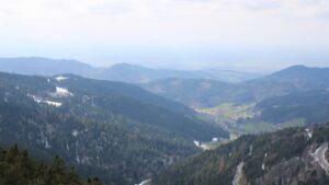 Dieses Bild zeigt eine Webcam-Aufnahme vom Achertal, aufgenommen am Freitag, den 03.04.2026 um 15:00 Uhr. Die Temperatur betrug 5.4°C.