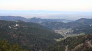 Dieses Bild zeigt eine Webcam-Aufnahme vom Achertal, aufgenommen am Sonntag, den 05.04.2026 um 08:10 Uhr. Die Temperatur betrug 9.7°C.