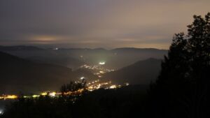 Dieses Bild zeigt eine Webcam-Aufnahme vom Achertal, aufgenommen am Dienstag, den 20.10.2026 um 19:30 Uhr. Die Temperatur betrug 10.7°C.