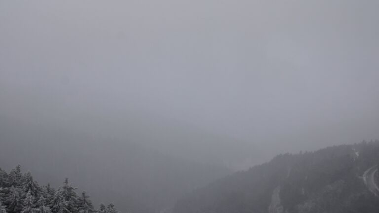 Dieses Bild zeigt eine Webcam-Aufnahme vom Achertal, aufgenommen am Mittwoch, den 24.12.2025 um 14:50 Uhr. Die Temperatur betrug -5.9°C.