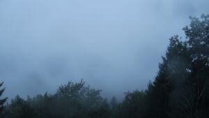Dieses Bild zeigt eine Webcam-Aufnahme vom Achertal, aufgenommen am Montag, den 27.07.2026 um 05:50 Uhr. Die Temperatur betrug 14.1°C.