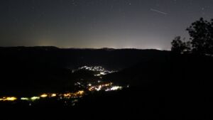 Dieses Bild zeigt eine Webcam-Aufnahme vom Achertal, aufgenommen am Dienstag, den 15.09.2026 um 01:30 Uhr. Die Temperatur betrug 18.3°C.
