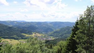 Dieses Bild zeigt eine Webcam-Aufnahme vom Achertal, aufgenommen am Freitag, den 05.06.2026 um 15:30 Uhr. Die Temperatur betrug 18.5°C.