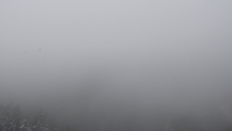 Dieses Bild zeigt eine Webcam-Aufnahme vom Achertal, aufgenommen am Freitag, den 28.11.2025 um 11:10 Uhr. Die Temperatur betrug 2.7°C.