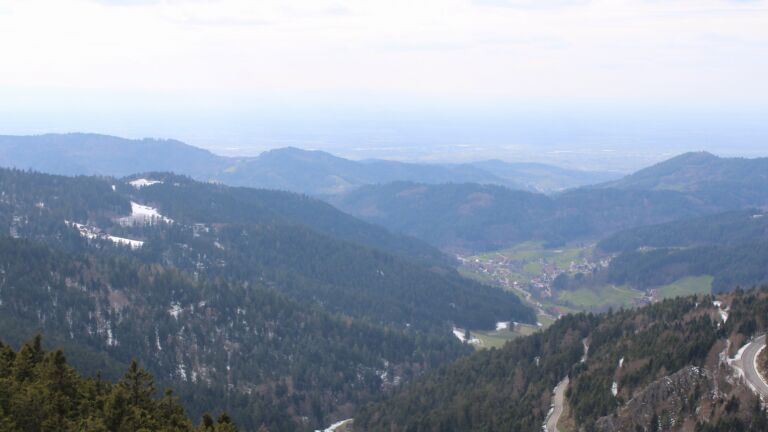 Dieses Bild zeigt eine Webcam-Aufnahme vom Achertal, aufgenommen am Freitag, den 03.04.2026 um 16:20 Uhr. Die Temperatur betrug 6.2°C.