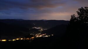 Dieses Bild zeigt eine Webcam-Aufnahme vom Achertal, aufgenommen am Montag, den 17.08.2026 um 21:40 Uhr. Die Temperatur betrug 18.8°C.