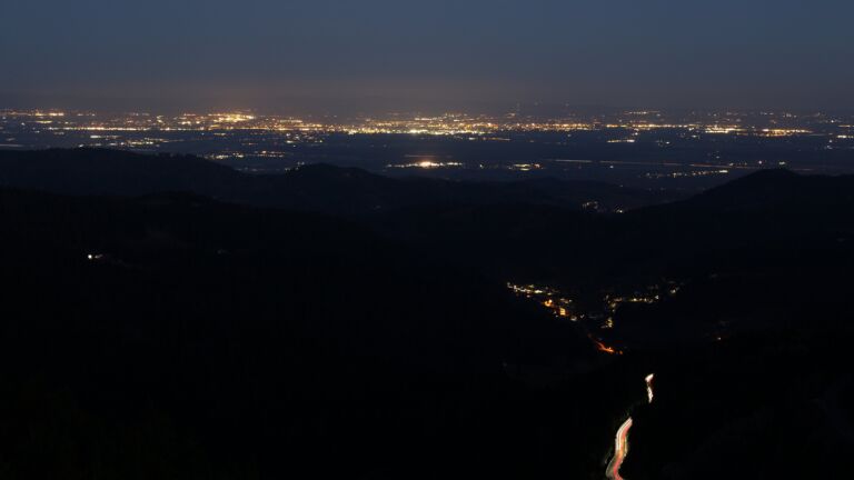 Dieses Bild zeigt eine Webcam-Aufnahme vom Achertal, aufgenommen am Dienstag, den 07.04.2026 um 06:00 Uhr. Die Temperatur betrug 6.1°C.