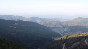 Dieses Bild zeigt eine Webcam-Aufnahme vom Achertal, aufgenommen am Donnerstag, den 18.12.2025 um 09:30 Uhr. Die Temperatur betrug 6.1°C.