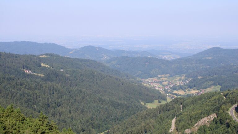 Dieses Bild zeigt eine Webcam-Aufnahme vom Achertal, aufgenommen am Donnerstag, den 19.06.2025 um 09:30 Uhr. Die Temperatur betrug 21°C.