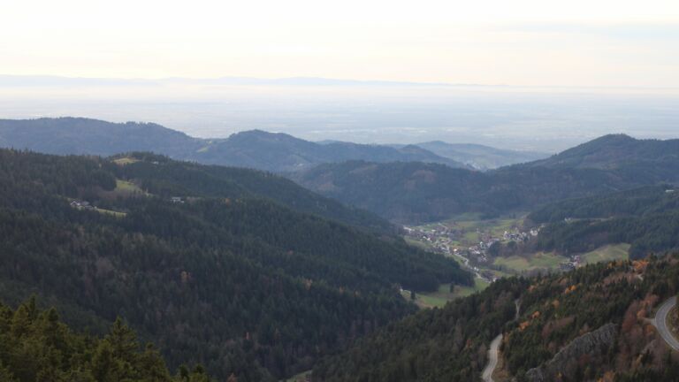 Dieses Bild zeigt eine Webcam-Aufnahme vom Achertal, aufgenommen am Mittwoch, den 12.11.2025 um 16:30 Uhr. Die Temperatur betrug 12.1°C.