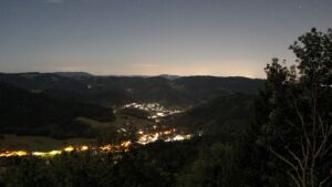Dieses Bild zeigt eine Webcam-Aufnahme vom Achertal, aufgenommen am Donnerstag, den 03.09.2026 um 04:30 Uhr. Die Temperatur betrug 14.9°C.