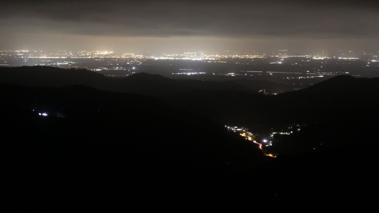 Dieses Bild zeigt eine Webcam-Aufnahme vom Achertal, aufgenommen am Dienstag, den 28.10.2025 um 05:20 Uhr. Die Temperatur betrug 3°C.