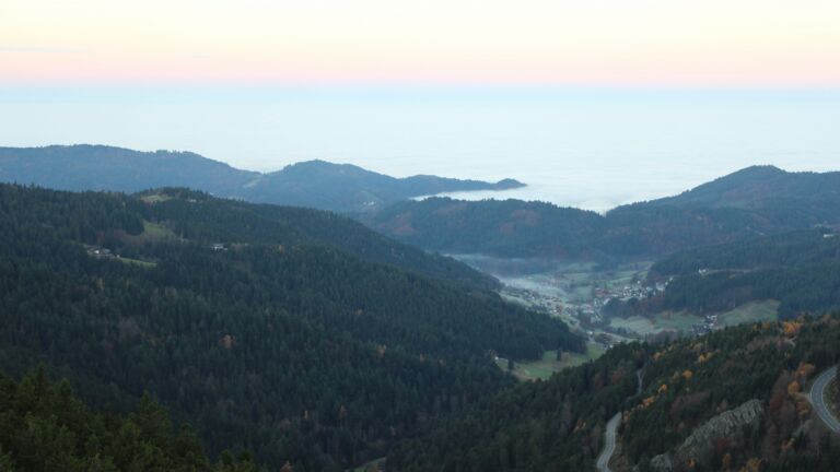 Dieses Bild zeigt eine Webcam-Aufnahme vom Achertal, aufgenommen am Samstag, den 08.11.2025 um 07:30 Uhr. Die Temperatur betrug 6.6°C.