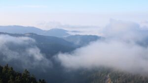 Dieses Bild zeigt eine Webcam-Aufnahme vom Achertal, aufgenommen am Samstag, den 13.12.2025 um 13:00 Uhr. Die Temperatur betrug 7.3°C.