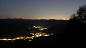 Dieses Bild zeigt eine Webcam-Aufnahme vom Achertal, aufgenommen am Donnerstag, den 09.07.2026 um 23:20 Uhr. Die Temperatur betrug 20.9°C.
