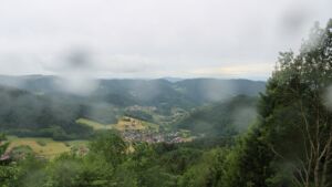 Dieses Bild zeigt eine Webcam-Aufnahme vom Achertal, aufgenommen am Donnerstag, den 04.06.2026 um 18:30 Uhr. Die Temperatur betrug 10°C.