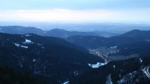 Dieses Bild zeigt eine Webcam-Aufnahme vom Achertal, aufgenommen am Mittwoch, den 14.01.2026 um 17:20 Uhr. Die Temperatur betrug 5.4°C.