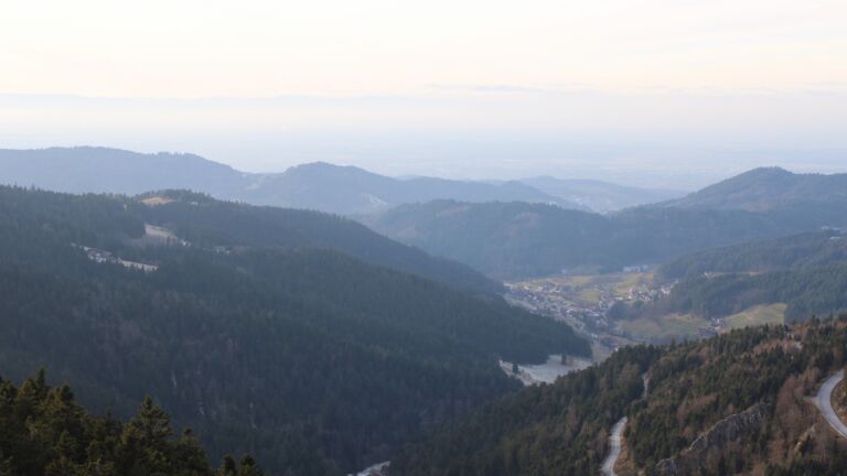 Dieses Bild zeigt eine Webcam-Aufnahme vom Achertal, aufgenommen am Donnerstag, den 01.01.2026 um 15:10 Uhr. Die Temperatur betrug -4.6°C.