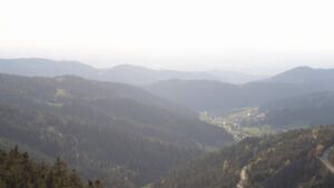 Dieses Bild zeigt eine Webcam-Aufnahme vom Achertal, aufgenommen am Donnerstag, den 16.04.2026 um 19:00 Uhr. Die Temperatur betrug 13.1°C.