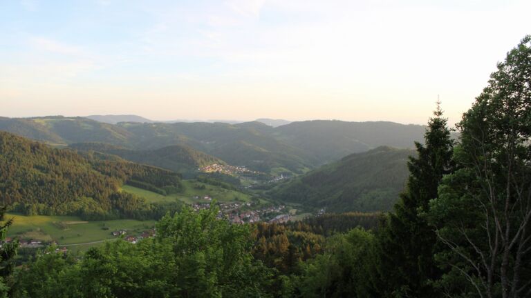 Dieses Bild zeigt eine Webcam-Aufnahme vom Achertal, aufgenommen am Donnerstag, den 21.05.2026 um 20:40 Uhr. Die Temperatur betrug 17.6°C.