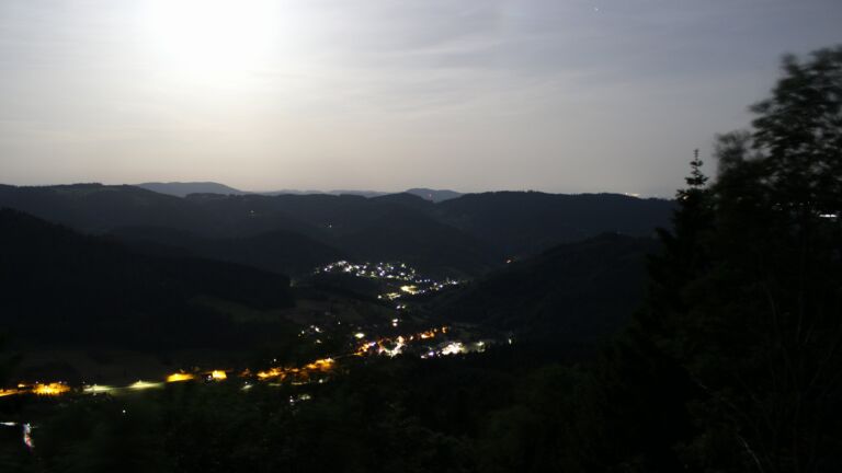 Dieses Bild zeigt eine Webcam-Aufnahme vom Achertal, aufgenommen am Samstag, den 30.05.2026 um 02:00 Uhr. Die Temperatur betrug 20.7°C.
