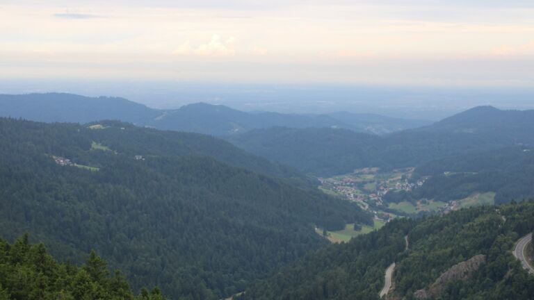 Dieses Bild zeigt eine Webcam-Aufnahme vom Achertal, aufgenommen am Freitag, den 25.07.2025 um 11:40 Uhr. Die Temperatur betrug 13.2°C.