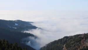 Dieses Bild zeigt eine Webcam-Aufnahme vom Achertal, aufgenommen am Sonntag, den 18.01.2026 um 14:00 Uhr. Die Temperatur betrug 5.8°C.