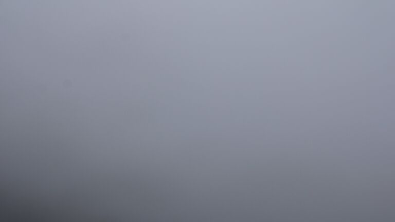 Dieses Bild zeigt eine Webcam-Aufnahme vom Achertal, aufgenommen am Sonntag, den 26.10.2025 um 13:30 Uhr. Die Temperatur betrug 0.9°C.