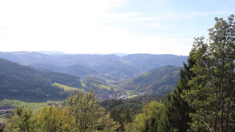 Dieses Bild zeigt eine Webcam-Aufnahme vom Achertal, aufgenommen am Donnerstag, den 15.10.2026 um 14:40 Uhr. Die Temperatur betrug 19.1°C.