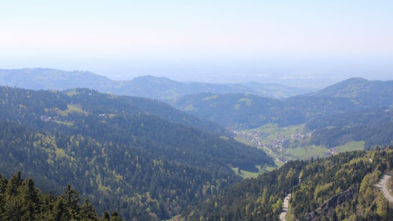 Dieses Bild zeigt eine Webcam-Aufnahme vom Achertal, aufgenommen am Mittwoch, den 22.04.2026 um 15:40 Uhr. Die Temperatur betrug 9.4°C.