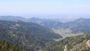 Dieses Bild zeigt eine Webcam-Aufnahme vom Achertal, aufgenommen am Mittwoch, den 22.04.2026 um 12:40 Uhr. Die Temperatur betrug 6.7°C.