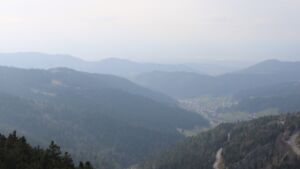 Dieses Bild zeigt eine Webcam-Aufnahme vom Achertal, aufgenommen am Dienstag, den 10.03.2026 um 15:20 Uhr. Die Temperatur betrug 9.4°C.