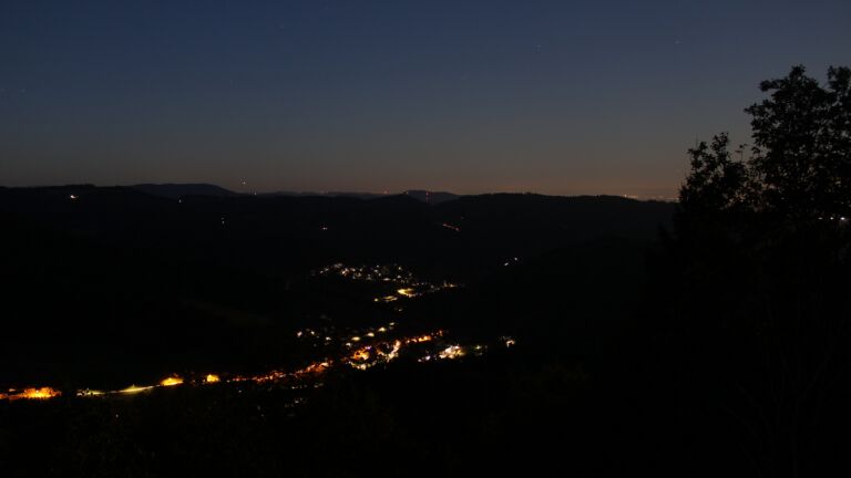 Dieses Bild zeigt eine Webcam-Aufnahme vom Achertal, aufgenommen am Samstag, den 26.09.2026 um 06:20 Uhr. Die Temperatur betrug 16°C.