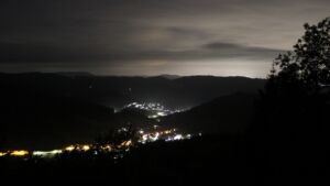 Dieses Bild zeigt eine Webcam-Aufnahme vom Achertal, aufgenommen am Donnerstag, den 21.05.2026 um 03:20 Uhr. Die Temperatur betrug 10.7°C.