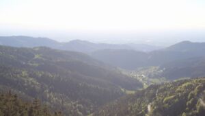 Dieses Bild zeigt eine Webcam-Aufnahme vom Achertal, aufgenommen am Freitag, den 01.05.2026 um 19:00 Uhr. Die Temperatur betrug 17°C.