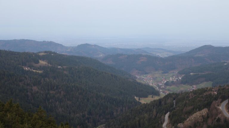 Dieses Bild zeigt eine Webcam-Aufnahme vom Achertal, aufgenommen am Freitag, den 06.03.2026 um 07:20 Uhr. Die Temperatur betrug 11.3°C.