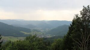 Dieses Bild zeigt eine Webcam-Aufnahme vom Achertal, aufgenommen am Samstag, den 18.07.2026 um 15:00 Uhr. Die Temperatur betrug 18.4°C.
