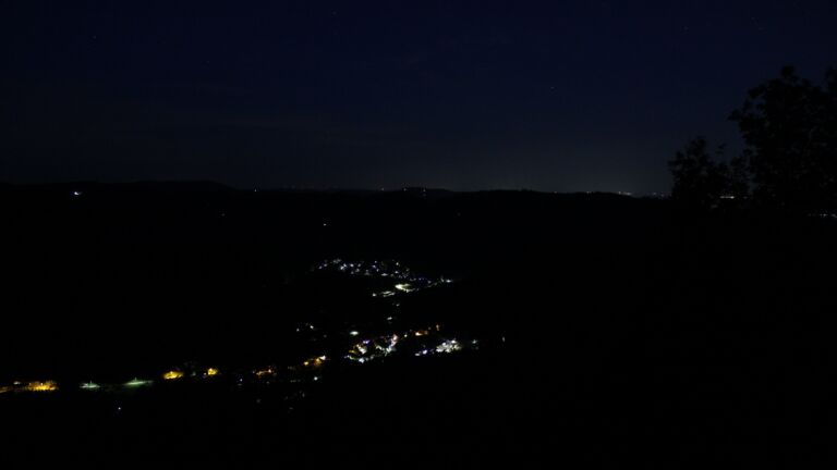 Dieses Bild zeigt eine Webcam-Aufnahme vom Achertal, aufgenommen am Samstag, den 19.09.2026 um 06:00 Uhr. Die Temperatur betrug 11.8°C.