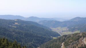 Dieses Bild zeigt eine Webcam-Aufnahme vom Achertal, aufgenommen am Donnerstag, den 05.03.2026 um 13:50 Uhr. Die Temperatur betrug 13.4°C.