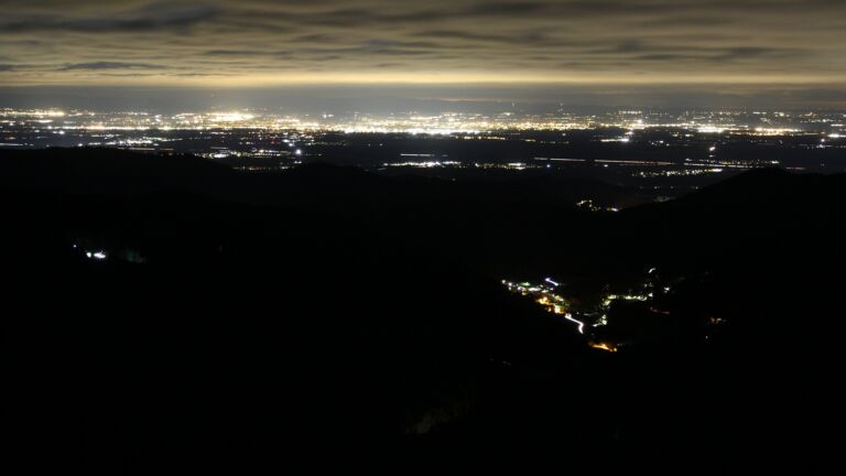 Dieses Bild zeigt eine Webcam-Aufnahme vom Achertal, aufgenommen am Mittwoch, den 29.10.2025 um 05:40 Uhr. Die Temperatur betrug 5.9°C.